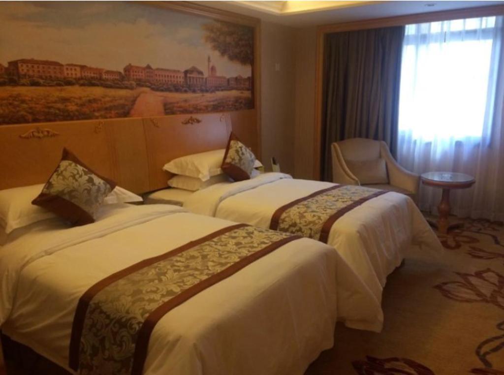 Vienna International Hotel Lhasa Potala Palace Esterno foto