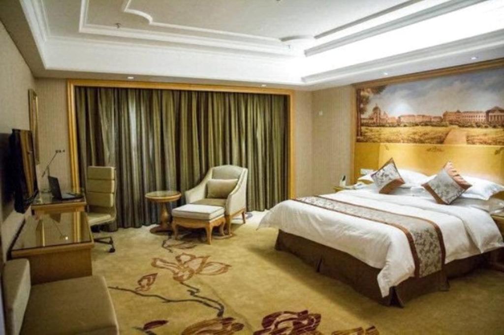 Vienna International Hotel Lhasa Potala Palace Esterno foto